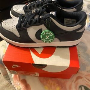 Brand new never worn grade school dunks Georgetown   🔥🔥🔥